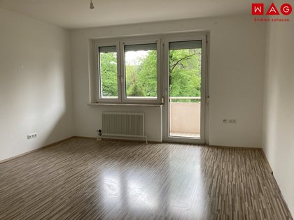 Wohn(t)raum in Steyr! Moderne 3-Zimmer Wohnung mit großzügigem Balkon und herrlichem Ausblick ins Grüne!