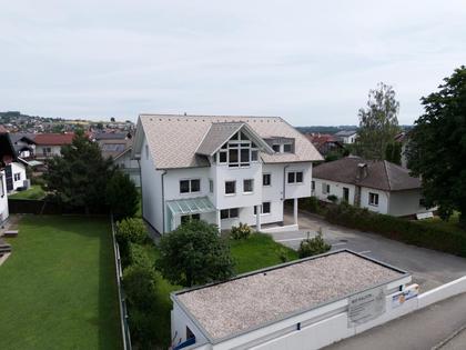 Top 1 ? Dachgeschosswohnung mit Garten und Pavillon in Gmunden ? Blick auf den Traunstein und Grünberg