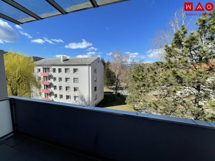 Helle 3 Zimmerwohnung mit Balkon zu vermieten!