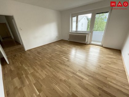 Helle 3 Zimmerwohnung mit Balkon zu vermieten!