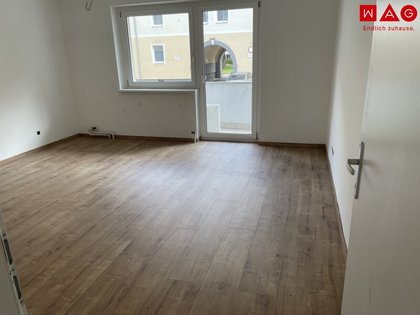 Erdgeschosswohnung mit Balkon!