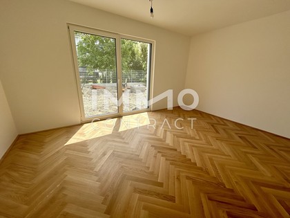 3 Zimmer Wohnung mit ca. 194m² großem Eigengarten!