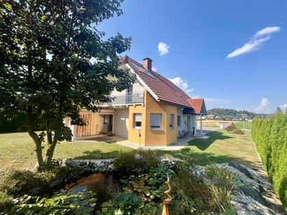 Bezauberndes Haus mit vielen Extras in ruhiger Seitenstraße