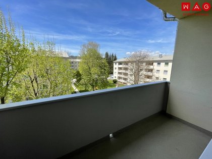 Freundliche 3 Zimmerwohnung mit Küche!