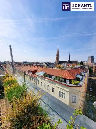 WOW! Wohntraum im Dachgeschoss mit Fernblick und Parkplatz! Mit dem Lift in die Wohnung + 2 Terrassen + Perfekte Raumaufteilung + Traumhaftes Altbauhaus!