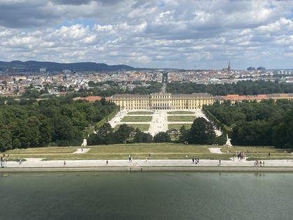 ALLES NEU- herrliche 3 Zimmerwohnung mit neuer Küche wartet auf Sie- auch noch   PROVISIONSFREI !