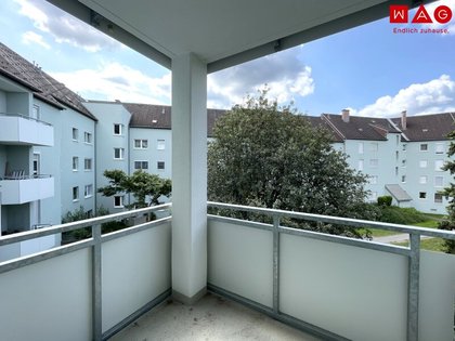 Großzügige 2-Raum-Wohnung in grüner ruhigen Umgebung inklusive Carport - sofort beziehbar!