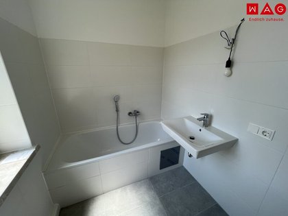 Wohntraum mit ländlichem Charme in der wunderschönen Pyhrn-Priel Region! Neu sanierte 3-Zimmer Wohnung mit Balkon in zentraler Lage!