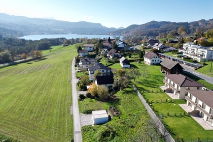 Neubau-Erstbezug: Doppelhaushälften in Naturlage