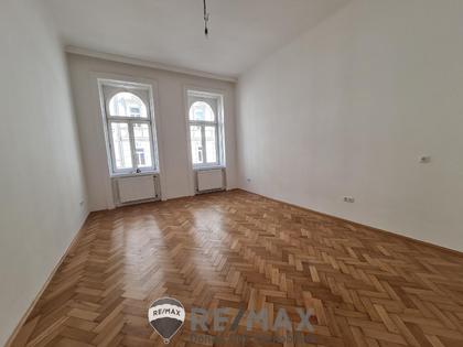 "2-Zimmer, neu renoviert"