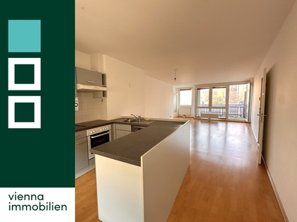 Moderne Wohnung in zentraler Lage mit Balkon