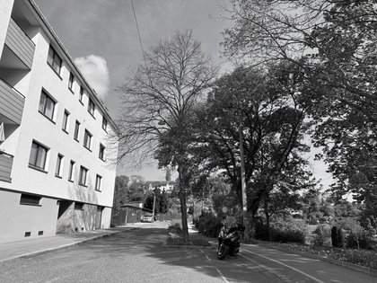 Gemeinschaftsgarten, Garagenstellplatz - Neubauwohnung mit Loggia Gemeinschaftsgarten, Garagenstellplatz - Neubauwohnung mit Loggia