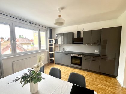 Attraktive, vermietete Wohnung mit Balkon in Top-Lage am Citypark