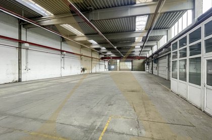 Hallen / Lager / Produktion in 4053 Haid