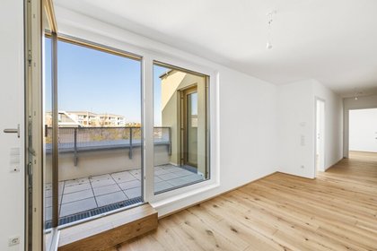 PROVISIONSFREI! 3-Zimmer-Dachgeschoß mit urbanem Fernblick und Terrasse