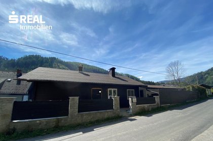 Geräumiges 198 m² Haus mit 3 Wohneinheiten in ruhiger Grünlage nahe dem Ortszentrum von Judenburg Geräumiges 198 m² Haus mit 3 Wohneinheiten in ruhiger Grünlage nahe dem Ortszentrum von Judenburg