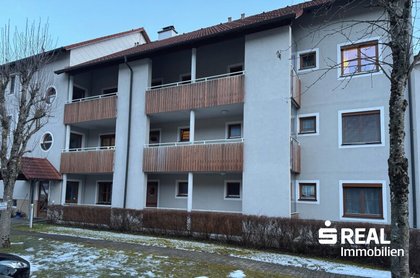 Erdgeschoßwohnung mit Loggia und Tiefgaragenplatz