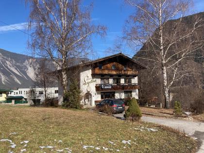 Mehrfamilienhaus in ruhiger sonniger Lage von Sautens