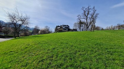 Erhöht gelegen mit Weitblick!