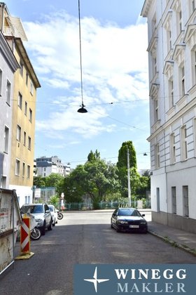 BEFRISTET VERMIETET - ANLAGEHIT!! Sonnige Familienwohnung - gesamte Etage!