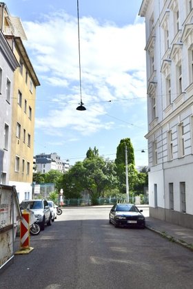 BEFRISTET VERMIETET - ANLAGEHIT!! Sonnige Familienwohnung - gesamte Etage!