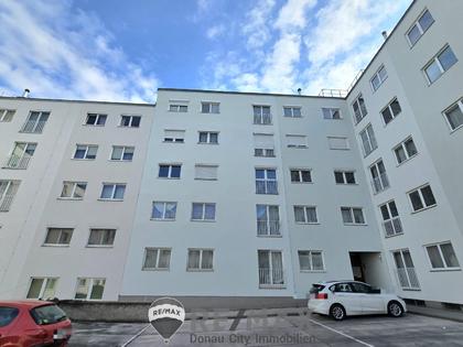 ''Lichtdurchflutet, modern und behaglich'' ''Lichtdurchflutet, modern und behaglich''