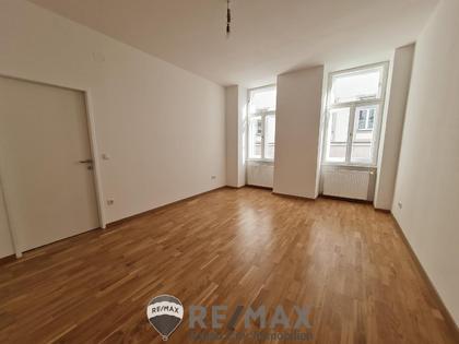 "2 Roomflat, newly renovated" "2 Roomflat, newly renovated"