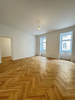 Stilvolle 3-Zimmer-Altbauwohnung im Erstbezug ? urbanes Wohnen mit historischem Flair Stilvolle 3-Zimmer-Altbauwohnung im Erstbezug ? urbanes Wohnen mit historischem Flair