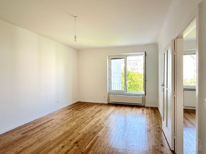 Absolute Ruhe & Grünblick in der Obkirchergasse! 2 Zimmer Wohnung im 4. Liftstock beim Sonnbergplatz Absolute Ruhe & Grünblick in der Obkirchergasse! 2 Zimmer Wohnung im 4. Liftstock beim Sonnbergplatz