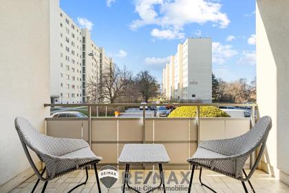 "3-Zimmer-Wohnung mit Loggia & Garagenplatz in Top-Lage ? Kagraner Platz" "3-Zimmer-Wohnung mit Loggia & Garagenplatz in Top-Lage ? Kagraner Platz"