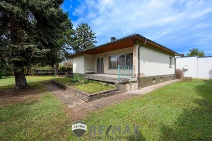"Bungalow auf Eigengrund 1000m² - 5 min vom Gewerbepark Stadlau!" "Bungalow auf Eigengrund 1000m² - 5 min vom Gewerbepark Stadlau!"