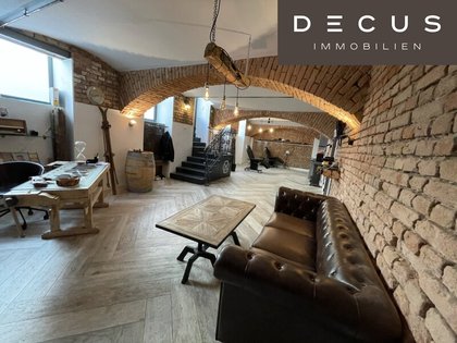 GESCHÄFTSFLÄCHE UND STYLISCHES SOUTTERAIN MIT LOFT-FLAIR GESCHÄFTSFLÄCHE UND STYLISCHES SOUTTERAIN MIT LOFT-FLAIR