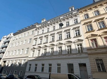 Zauberhaft! Zwei Zimmer Altbauwohnung Nähe U3 Kardinal Nagel Platz Zauberhaft! Zwei Zimmer Altbauwohnung Nähe U3 Kardinal Nagel Platz