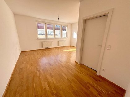 Singlewohnung! Dachgeschosswohnung Nähe U3 Kardinal Nagel Platz Singlewohnung! Dachgeschosswohnung Nähe U3 Kardinal Nagel Platz