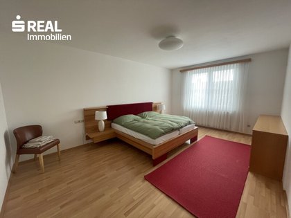 Geräumige Obergeschosswohnung mit Hauscharakter, Garten und Keller Geräumige Obergeschosswohnung mit Hauscharakter, Garten und Keller