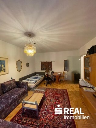 Ruhig, zentral, voller Möglichkeiten ? 2,5-Zimmer-Chance in Innsbruck West Ruhig, zentral, voller Möglichkeiten ? 2,5-Zimmer-Chance in Innsbruck West