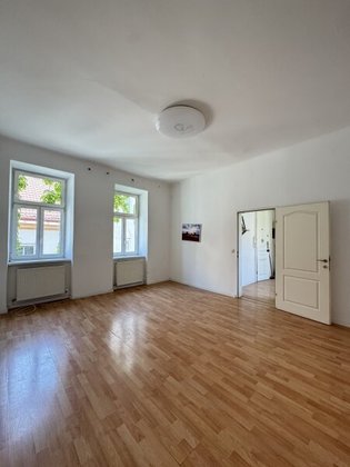 Charmante Altbauwohnung in absoluter Ruhelage mit Grünblick Charmante Altbauwohnung in absoluter Ruhelage mit Grünblick