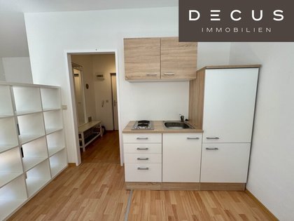 | CHARMANTE 1-ZIMMER-WOHNUNG | HELL & GEMÜTLICH | 1. OBERGESCHOSS | IM GRÜNEN UND DOCH IN DER STADT | CHARMANTE 1-ZIMMER-WOHNUNG | HELL & GEMÜTLICH | 1. OBERGESCHOSS | IM GRÜNEN UND DOCH IN DER STADT