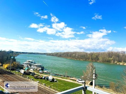 Stilvolles Familienhaus mit ausgezeichnetem Ausblick auf die Donau Stilvolles Familienhaus mit ausgezeichnetem Ausblick auf die Donau