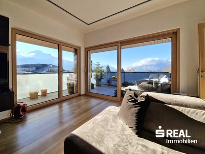 Tiroler Traum: Großzügige 4-Zimmer-Wohnung mit 2 Terrassen und  2 Garagen in Igls mit Privatlift !
