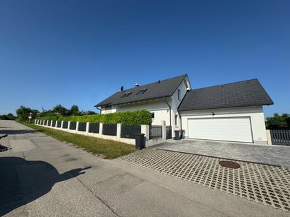 Häuser in 2751 Matzendorf-Hölles