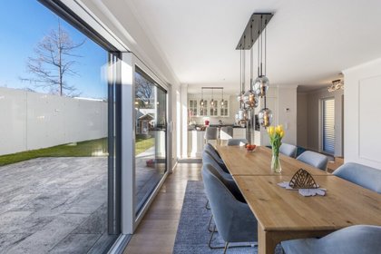 Architektenhaus mit genialem Stadtgarten | 5 Zimmer | 2 Autostellplätze | Privatsphäre Architektenhaus mit genialem Stadtgarten | 5 Zimmer | 2 Autostellplätze | Privatsphäre