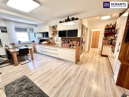 Zwei Wohnungen ? Ein Zuhause mit vielen Möglichkeiten ++ 2 Loggien ++ Auto Stellplatz inklusive ++ Kamin ++ sofort bezugsfertig und absolute Ruhelage Zwei Wohnungen ? Ein Zuhause mit vielen Möglichkeiten ++ 2 Loggien ++ Auto Stellplatz inklusive ++ Kamin ++ sofort bezugsfertig und absolute Ruhelage