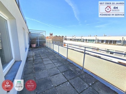 Helle und sonnige 3 Zimmer Dachgeschoßwohnung mit 2 Terrassen Helle und sonnige 3 Zimmer Dachgeschoßwohnung mit 2 Terrassen