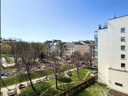 Loggia mit Blick ins Grüne I Klimaanlage & Fernwärme I 1er Bim & Einkaufsmöglichkeiten in direkter Umgebung Loggia mit Blick ins Grüne I Klimaanlage & Fernwärme I 1er Bim & Einkaufsmöglichkeiten in direkter Umgebung