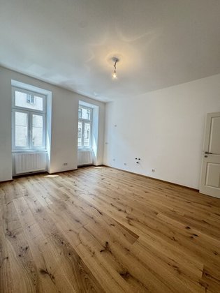Erstbezug im Stilaltbau ? Sanierte 3-Zimmer-Wohnung mit Lift in Ruhelage nahe U3 Erstbezug im Stilaltbau ? Sanierte 3-Zimmer-Wohnung mit Lift in Ruhelage nahe U3