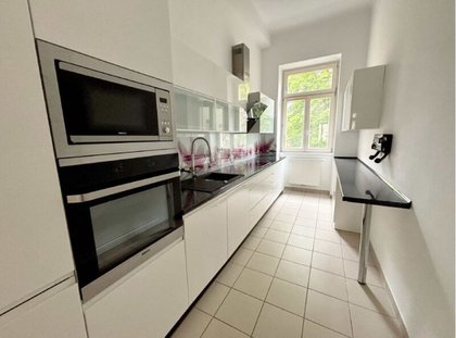 Nähe U3 Kardinal Nagel Platz - Westseitige, Zwei Zimmer Altbauwohnung Nähe U3 Kardinal Nagel Platz - Westseitige, Zwei Zimmer Altbauwohnung