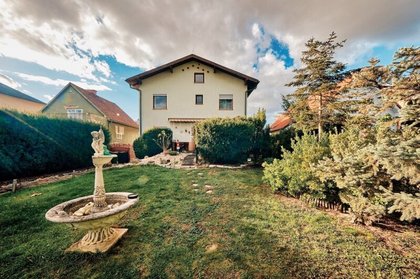 Einfamilienhaus am Stadtrand Einfamilienhaus am Stadtrand