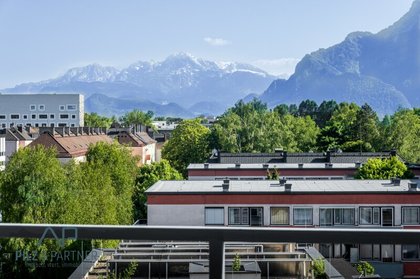 Postkartenblick inklusive ? 2-Zimmer-Wohnung mit Loggia über den Dächern Salzburgs Postkartenblick inklusive ? 2-Zimmer-Wohnung mit Loggia über den Dächern Salzburgs