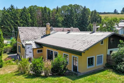 Rarität im Wienerwald! Romantisches Jahrhundertwendehäuschen mit großem Garten Rarität im Wienerwald! Romantisches Jahrhundertwendehäuschen mit großem Garten
